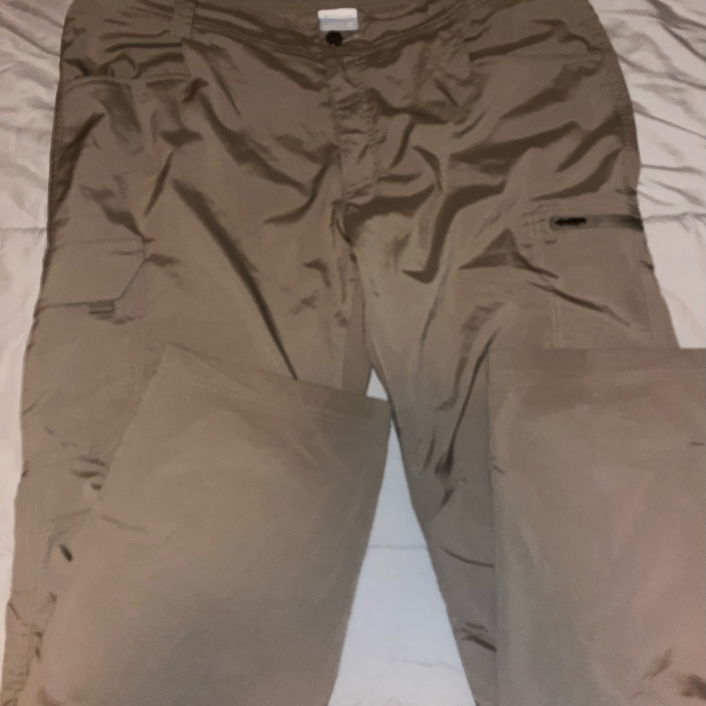 Columbia Men's Khaki Cargo Pants Omni-Shade Outdoors 38/32 never worn!